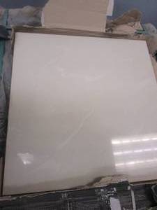 lot 296 image: MSI Paradiso Cream 20 in. x 20 in. Polished Porcelain Stone Look Floor and Wall Tile (19.46 sq. ft.Case) 11 CASES TOTAL (APPROXIMATELY 214 SQ FT)