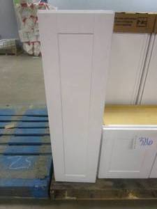 lot 327 image: Hampton Bay Satin White Shaker Stock Assembled Wall Kitchen Cabinet (12 in. x 42 in. x 12 in.) (CHIP ON TOP OF CABINET, SCUFFS ON DOOR)