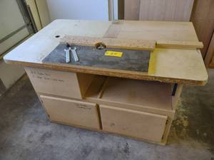 lot 20 image: Router Table, 56x34 Includes Porter...