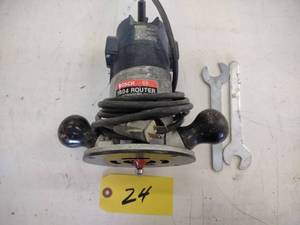 lot 24 image: Bosch 1604A Router...