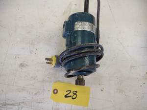 lot 28 image: Bosch Router...