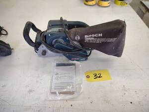lot 32 image: Bosch 1276D 4 Belt Sander...