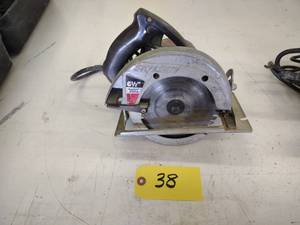 lot 38 image: Skilsaw 6 12 Circular Saw...