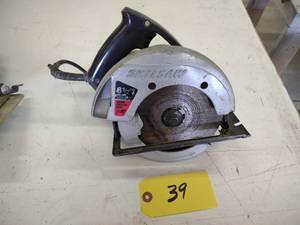 lot 39 image: Skilsaw 6 12 Circular Saw...
