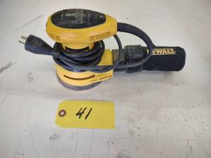 lot 41 image: Dewalt Palm Sander...