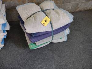 lot 90 image: (5) Moving Blankets...