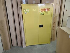lot 91 image: Eagle Model 1947 45 Gallon Flammabl...