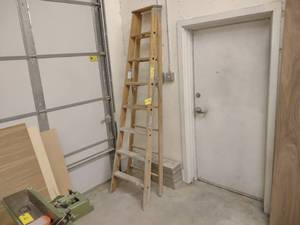 lot 143 image: Werner 8 Step Ladder...