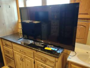 lot 171 image: Toshiba 46 Flat Screen TV with Rem...