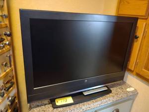 lot 173 image: Westinghouse 32 Flat Screen TV wit...