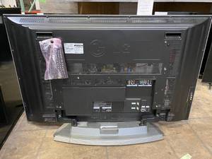 lot 990 image: LG 42PC3DV Plasma TV (42PC3DV)