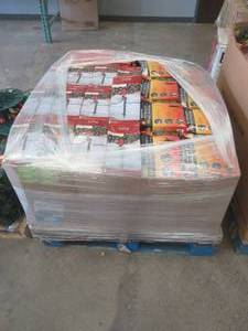 lot 20 image: Large Pallet Of Christmas Decorations, New and Like New Items (Gutter and Stake Clips For Lights), Some may be missing parts or small damage, most Items are in nice condition (See Photos) - SOLD AS IS