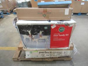 lot 51 image: Large Pallet Of Miscellaneous IndoorOutdoor Xmas Decorations, Some may be missing parts or have small damage, be mispackaged, or be in nice condition. (See Photos) - SOLD AS IS
