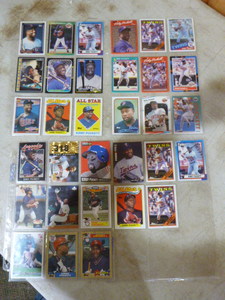 32 Kirby Puckett Baseball Cards