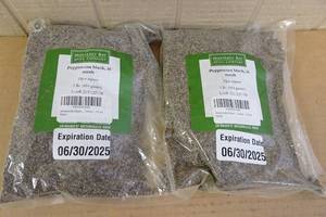 lot 52 image: 2 Pounds Monterey Bay Peppercorn Black, 16 Mesh