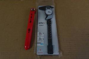 lot 64 image: Wiha DialMax Caliper with 12 Insulated Wrench