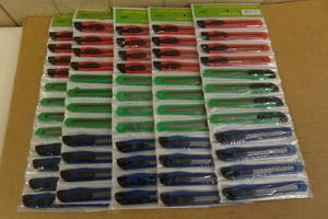 lot 66 image: 60 Retractable Blade Art Designing Knives