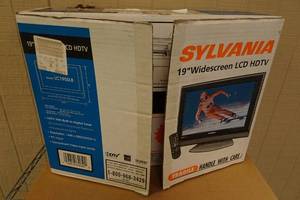 lot 137 image: Sylvania 19 Widescreen LCD HDTV