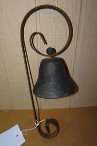 lot 150 image: Vintage Metal Farm Bell