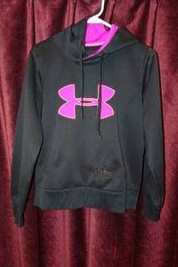 lot 160 image: Under Armour Hoodie - Womens Medium