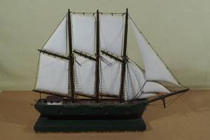 lot 171 image: Wood Scale Model Ship