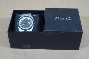 lot 180 image: Kenneth Cole Mens Stainless Steel Wrist Watch -Style KC9332