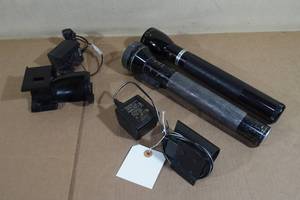lot 198 image: Rechargeable Flashlights - Police Issue