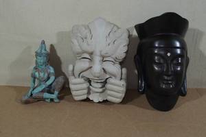 lot 200 image: Sand Cast Face with Hindu Figures