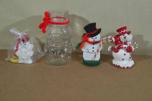 lot 220 image: Assorted Snowman Figures and Jar