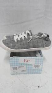 City Sneakers Skylar Size 8