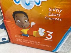 lot 13 image: Puffs Facial Tissue