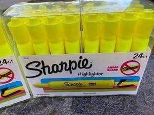 lot 42 image: Sharpie Yellow Highlighters