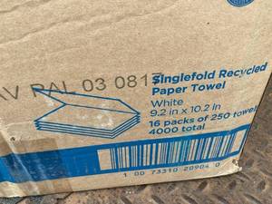 lot 57 image: Singlefold Paper Towels
