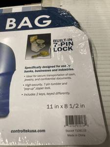 lot 70 image: Locking Deposit Bag