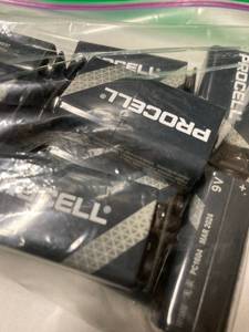 lot 80 image: 9V Batteries