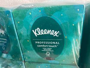 lot 89 image: Kleenex