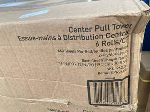 lot 116 image: Center Pull Towels
