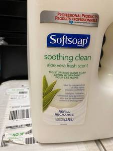 lot 132 image: Softsoap Aloe Vera Fresh Scent