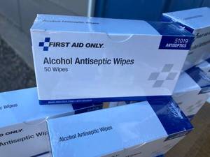 lot 146 image: Alcohol Antiseptic Wipes