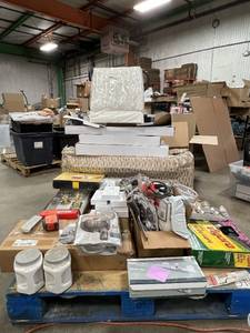 HUGE LOT of plumbing, lighting, faucets, showers, moen, american standard, husky, grohe etc..
