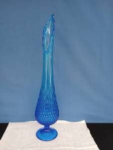 lot 23 image: Vintage Fenton 2238 Tall large Colonial Blue Hobnail Swung Glass Vase