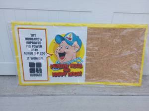 lot 72 image: New Vintage Hubbard Healthy Hogs Are Happy Hogs Plastic Mold  Corkboard Sign