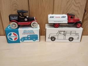 lot 94 image: Ertl coin Banks
