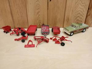 lot 96 image: Vintage Farm Toys