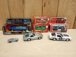 lot 130 image: (7) Vintage Dicast Corvettes