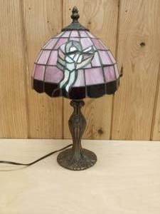 lot 151 image: Tiffany Style Stain Glass Electric Lamp