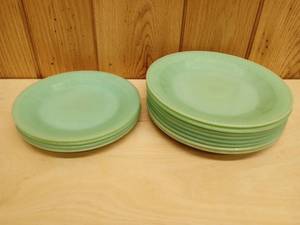 lot 166 image: Vintage Fire King Jadeite Jane Ray Plates