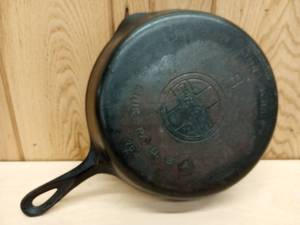 lot 174 image: Griswold 8 Cast Iron Pan