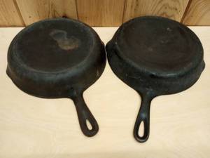 lot 178 image: Wagner Wear Sidny Cat Iron Pan &