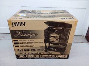 lot 185 image: New In Box JWIN Nastalgia Full Function Turntable Console